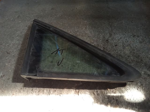 bontott VW TOURAN Jobb első Fixüveg (Ajtóban)