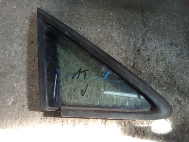 bontott VW TOURAN Jobb első Fixüveg (Ajtóban)