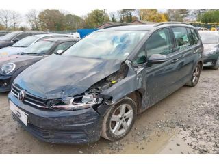 bontott VW TOURAN Jobb első Gumikéder