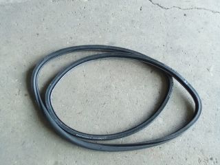 bontott VW TOURAN Jobb első Gumikéder