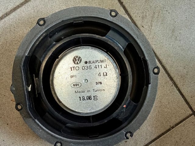 bontott VW TOURAN Jobb első Hangszóró
