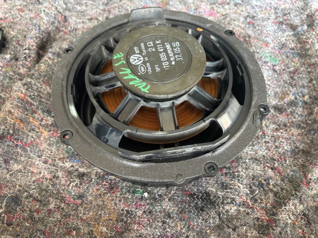 bontott VW TOURAN Jobb első Hangszóró