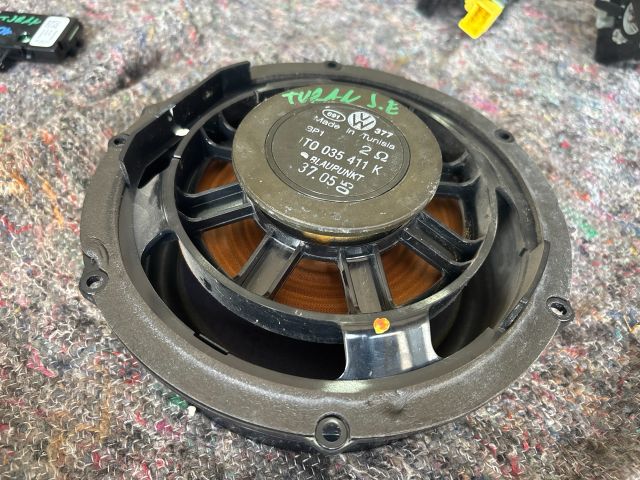 bontott VW TOURAN Jobb első Hangszóró