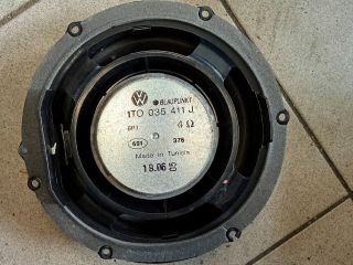 bontott VW TOURAN Jobb első Hangszóró