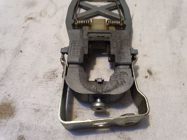 bontott VW TOURAN Jobb első Külső Kilincsfészek