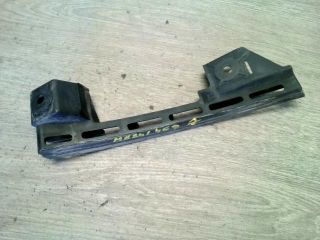 bontott VW TOURAN Jobb első Lökhárító Tartó (Műanyag)