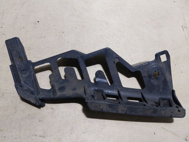 bontott VW TOURAN Jobb első Lökhárító Tartó (Műanyag)