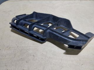 bontott VW TOURAN Jobb első Lökhárító Tartó (Műanyag)