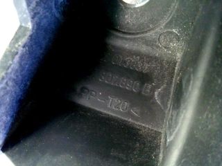 bontott VW TOURAN Jobb első Lökhárító Tartó (Műanyag)