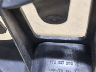 bontott VW TOURAN Jobb első Lökhárító Tartó (Műanyag)