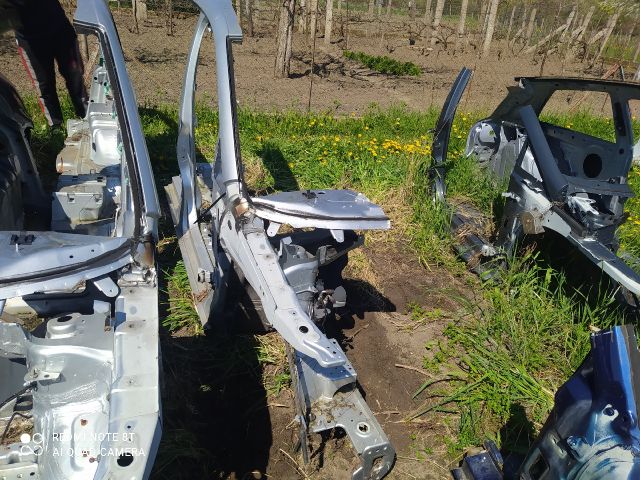 bontott VW TOURAN Jobb első Negyed Karosszéria Csomag