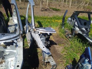 bontott VW TOURAN Jobb első Negyed Karosszéria Csomag