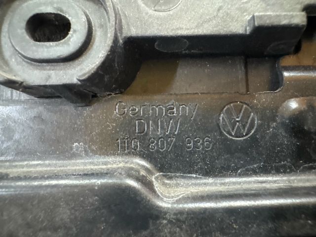 bontott VW TOURAN Jobb első Oldal Lökhárító Tartó (Műanyag)