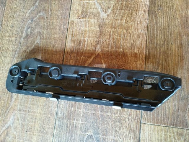 bontott VW TOURAN Jobb első Oldal Lökhárító Tartó (Műanyag)