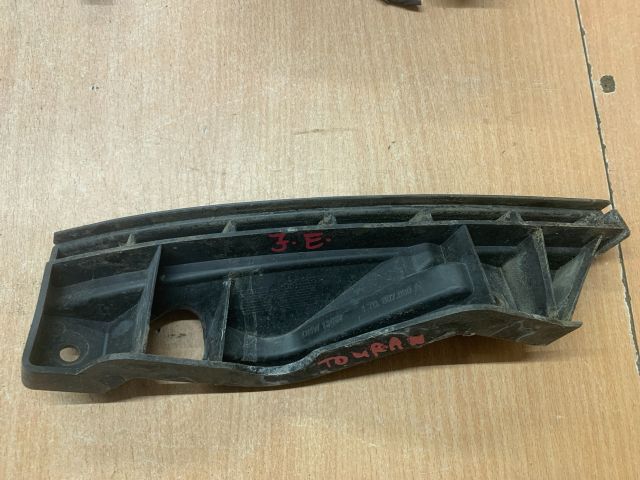 bontott VW TOURAN Jobb első Oldal Lökhárító Tartó (Műanyag)