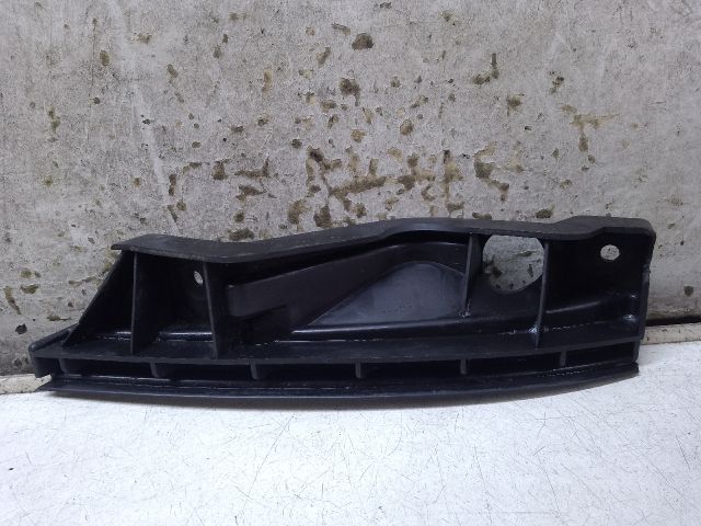 bontott VW TOURAN Jobb első Oldal Lökhárító Tartó (Műanyag)