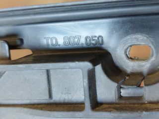 bontott VW TOURAN Jobb első Oldal Lökhárító Tartó (Műanyag)