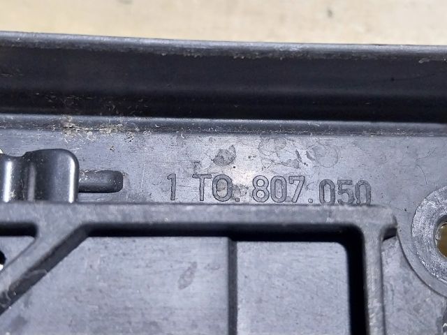 bontott VW TOURAN Jobb első Oldal Lökhárító Tartó (Műanyag)