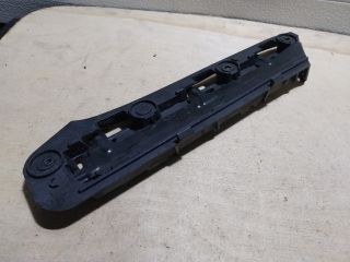 bontott VW TOURAN Jobb első Oldal Lökhárító Tartó (Műanyag)