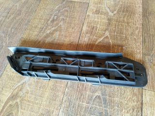 bontott VW TOURAN Jobb első Oldal Lökhárító Tartó (Műanyag)