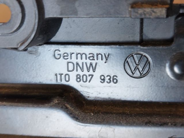 bontott VW TOURAN Jobb első Oldal Lökhárító Tartó (Műanyag)