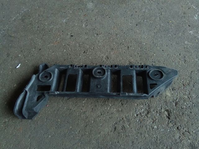 bontott VW TOURAN Jobb első Oldal Lökhárító Tartó (Műanyag)