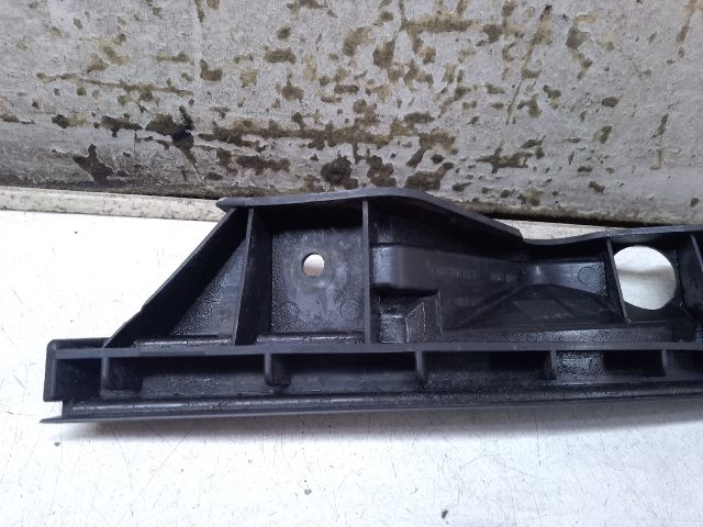 bontott VW TOURAN Jobb első Oldal Lökhárító Tartó (Műanyag)