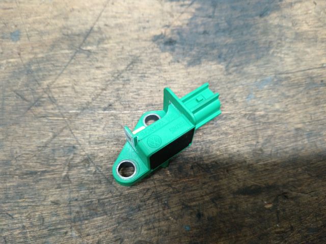 bontott VW TOURAN Jobb első Oldal Ütközés Érzékelő