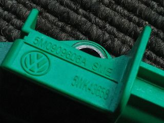 bontott VW TOURAN Jobb első Oldal Ütközés Érzékelő