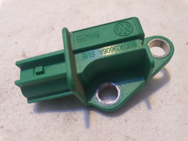 bontott VW TOURAN Jobb első Oldal Ütközés Érzékelő