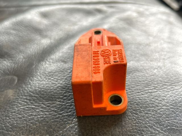 bontott VW TOURAN Jobb első Oldal Ütközés Érzékelő