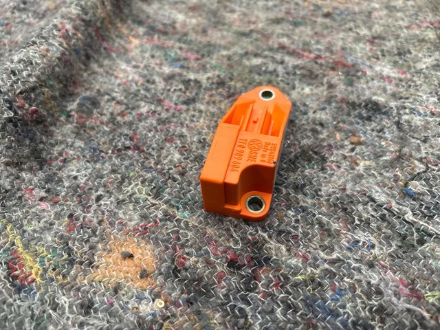 bontott VW TOURAN Jobb első Oldal Ütközés Érzékelő