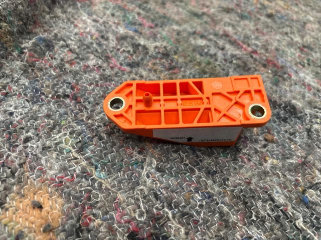 bontott VW TOURAN Jobb első Oldal Ütközés Érzékelő