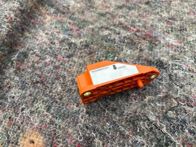 bontott VW TOURAN Jobb első Oldal Ütközés Érzékelő