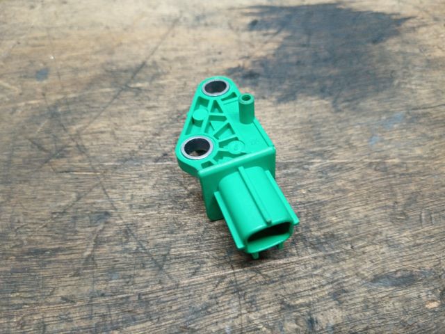 bontott VW TOURAN Jobb első Oldal Ütközés Érzékelő