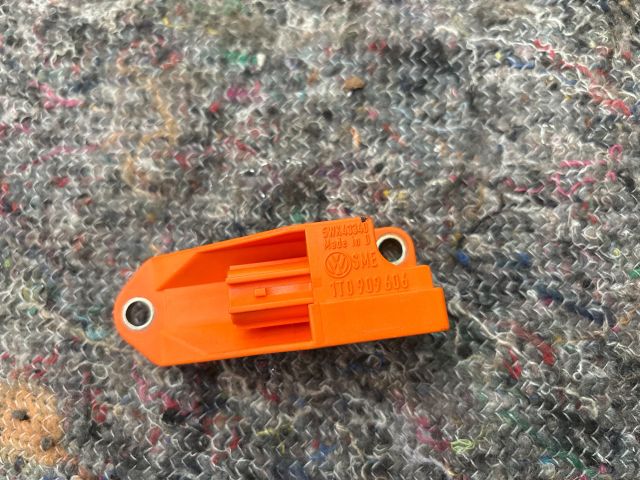 bontott VW TOURAN Jobb első Oldal Ütközés Érzékelő