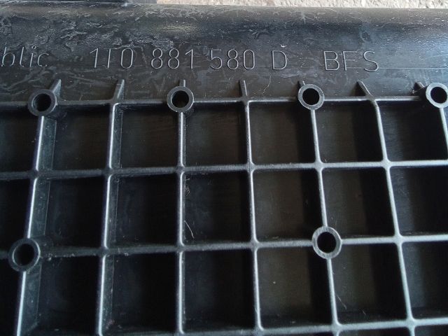 bontott VW TOURAN Jobb első Tároló Rekesz