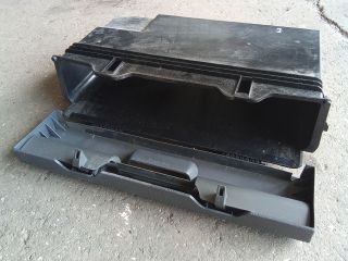 bontott VW TOURAN Jobb első Tároló Rekesz