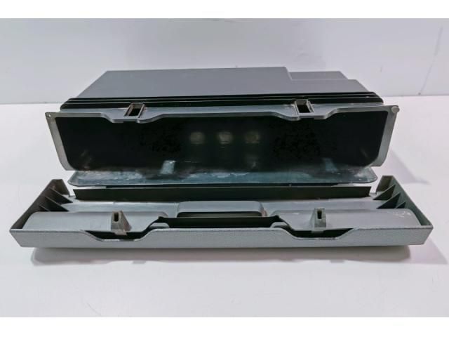 bontott VW TOURAN Jobb első Tároló Rekesz