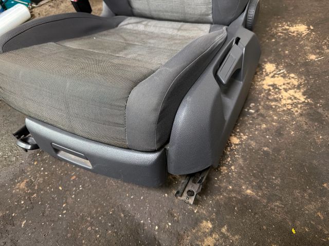 bontott VW TOURAN Jobb első Ülés