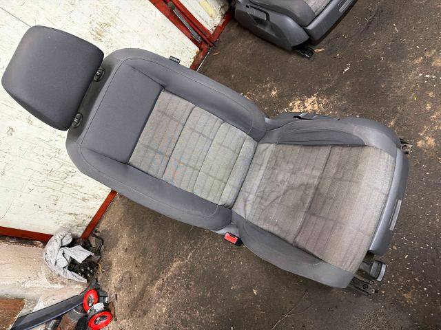 bontott VW TOURAN Jobb első Ülés