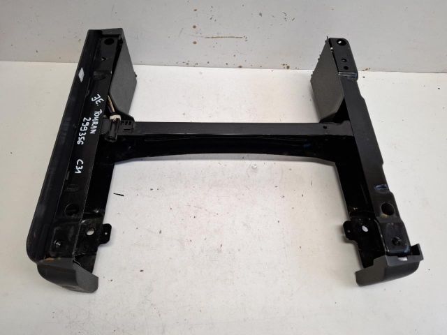 bontott VW TOURAN Jobb első Üléstartó Sín