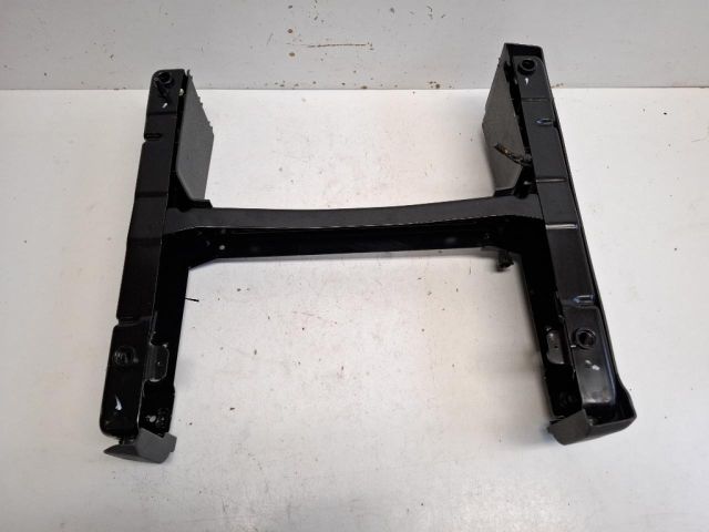 bontott VW TOURAN Jobb első Üléstartó Sín