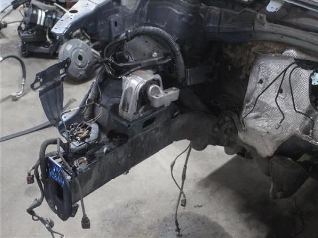 bontott VW TOURAN Jobb első Ütközéscsillapító