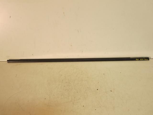 bontott VW TOURAN Jobb első Vízlehúzó Gumicsík