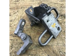 bontott VW TOURAN Jobb első Zsanér