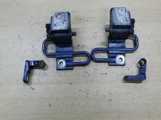 bontott VW TOURAN Jobb első Zsanér