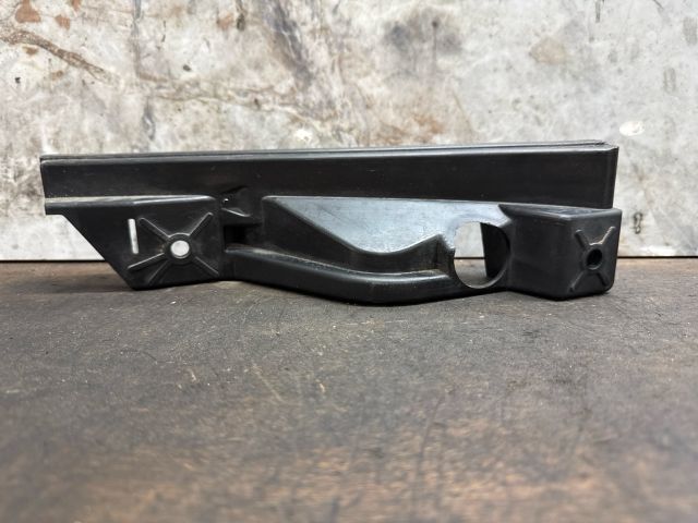 bontott VW TOURAN Jobb Fényszóró Tartó