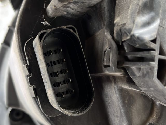 bontott VW TOURAN Jobb Fényszóró