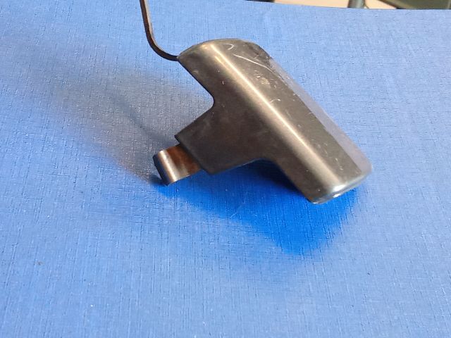 bontott VW TOURAN Jobb Fényszórómosó Fedél